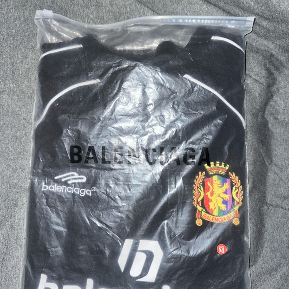 Balenciaga Unisex Black Jersey - Picture 1 of 4